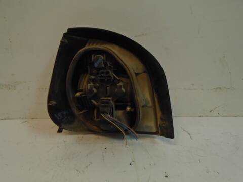 Foto 3ª: Piloto Trasero Derecho Renault Scenic 1.9 DCI AUTHENTIQUE 80CV 59KW JA..) [F9Q Q7] (2001)