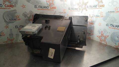 Foto 2ª: Guantera Nissan Qashqai TEKNA PREMIUM 131CV 96KW [R9MA405] (2012)