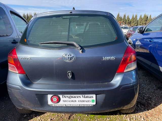 Foto 3ª: Portón Toyota Yaris 1.0 G 70cv [1KR] (2009)