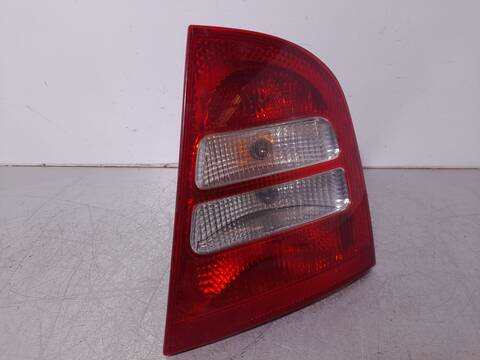 Piloto Trasero Derecho Skoda Octavia AMBIENTE BERLINA 90CV 66KW