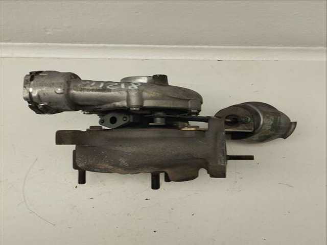 Foto 3ª: Turbocompresor Volkswagen Passat COMFORTLINE BERLINA 131CV 96KW [AWX] (2002)