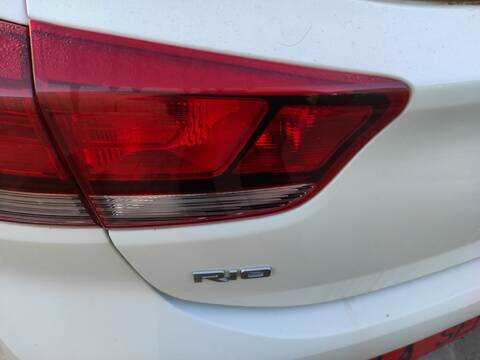 Piloto Portón Izquierdo Kia Rio G4LF