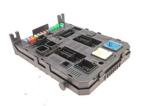 Foto 2ª: Caja Reles Fusibles Peugeot 5008 1.6 HDI 114CV 84KW [9HD (DV6C)] (2014)