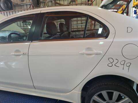 Puerta Trasera Izquierda Mitsubishi Lancer INVITE 140CV 103KW