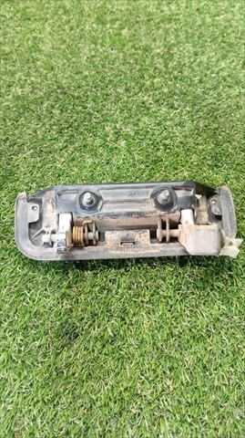 Foto 3ª: Maneta Exterior Delantera Izquierda Mitsubishi L200 2.5 D 5P DOBLE CABINA [4D56T] (1998)