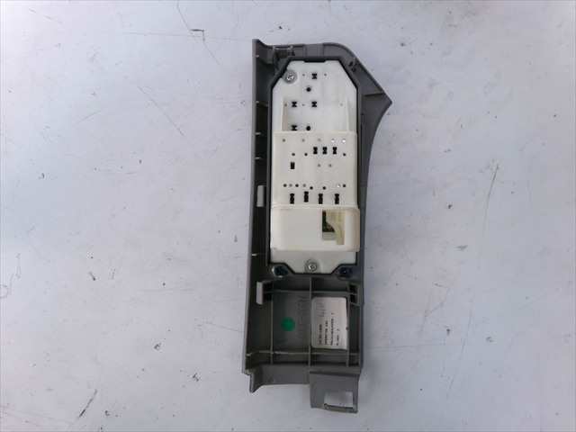 Foto 2ª: Botonera Elevalunas Toyota Yaris 1.4 D 2006-2011 [1ND] (2006)