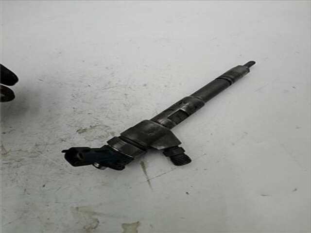 Foto 3ª: Inyectores Renault Clio 1.5 EXPRESSION [1.5 LTR. - 48 KW DCI DIESEL] [K9K 704]