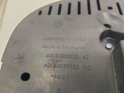 Foto 3ª: Cuadro de Instrumentos Volkswagen Golf 1.9 TDI 105CV (2003)