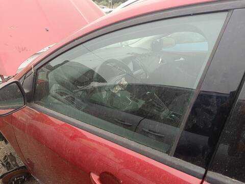 Luna Delantera Izquierda Ford Focus XWDA BERLINA