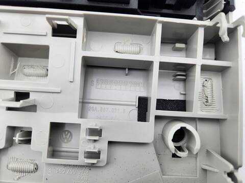 Foto 4ª: Luz Interior Volkswagen T-Cross LIFE 116CV 85KW [DKRF] (2020)