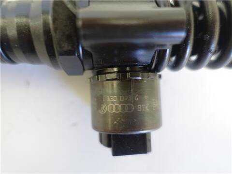 Foto 2ª: Inyectores Audi A3 2.0 TDI 16V 140CV 103KW [BKD] (2004)