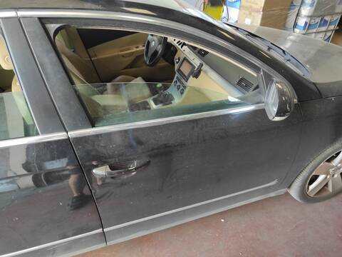 Puerta Delantera Derecha Volkswagen Passat BMP BERLINA