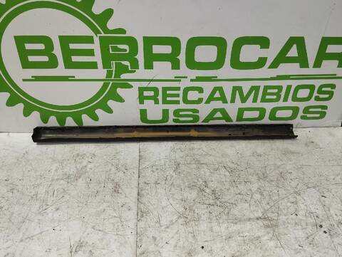 Foto 3ª: Faldón Lateral Ford Focus 1.6 16V CAT 101CV [HWDA] (2004)