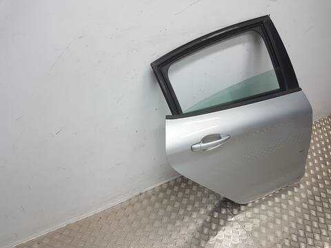 Foto 3ª: Puerta Trasera Derecha Peugeot 208 STYLE (2013)