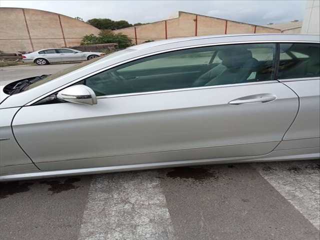 Puerta Delantera Izquierda Mercedes Clase E 180 E 350 CDI 207.322) COUPE 231CV 170KW