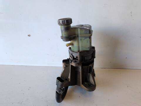 Bomba de Direccion Renault Kangoo K9K704