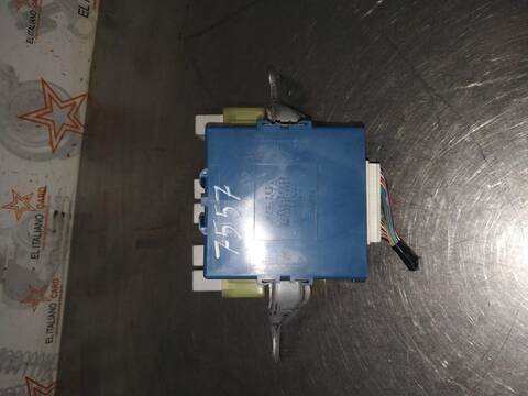 Caja Reles Fusibles Toyota Corolla 2.2 D-4D SOL 136CV 100KW