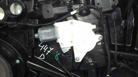 Foto 2ª: Elevalunas Eléctrico Delantero Derecho Mercedes Vito 114/116 CDI 119 CDI/BT 4MATIC EXTRALANG 447.605) 136CV 100KW (2014)