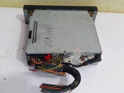 Foto 2ª: Sistema Audio Radio CD Audi A6 2.5 TDI QUATTRO AVANT 180CV 132KW [BAU] (2001)