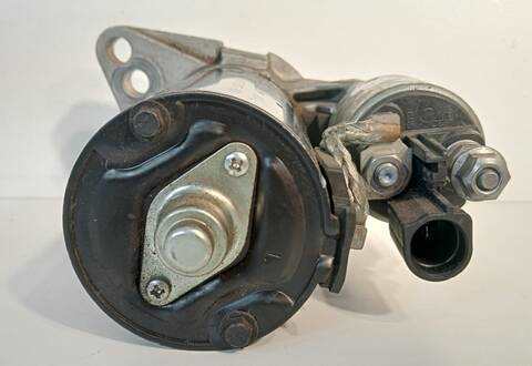 Foto 2ª: Motor de Arranque Volkswagen Golf 1.6 TDI DPF 105CV (2008)