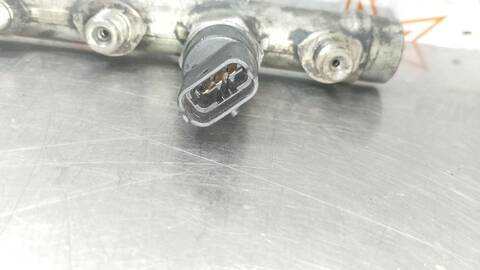 Foto 2ª: Rampa Inyectora Renault Scenic AUTHENTIQUE 120CV 88KW [F9Q D8] (2004)