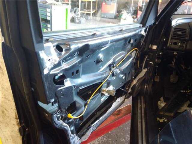 Foto 2ª: Puerta Delantera Izquierda Mercedes Clase C 160 2.8 280 (202.028) [2.8 LTR. - 142 KW 24V CAT] [M 104.941]