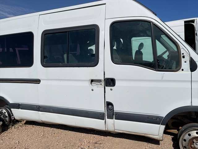 Foto 3ª: Puerta Delantera Derecha Nissan Interstar 2.5 DCI 120cv [G9U A6] (2007)