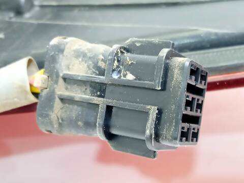 Foto 4ª: Piloto Trasero Izquierdo Kia Carens 1.7 CRDI 116CV 85KW [D4FD] (2016)