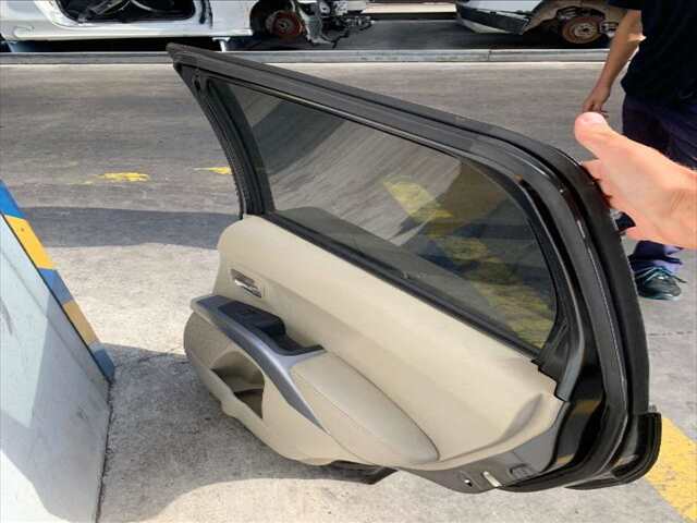 Foto 2ª: Puerta Trasera Derecha Peugeot 4007 2.2 HDI 160CV [4HK] (2011)