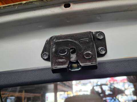 Cerradura Maletero Portón Kia Rio BASIC 75CV 55KW