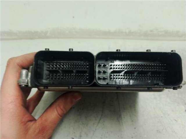 Foto 3ª: Centralita Motor ECU Volkswagen Golf 1.6 ADVANCE BLUEMOTION TECH. [1.6 LTR. - 77 KW TDI DPF] [CXX]