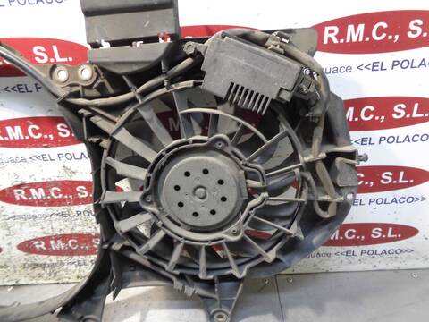 Foto 3ª: Electroventilador Aire Acondicionado Audi A4 1.9 TDI 96KW) BERLINA 130CV [AWX] (2001)