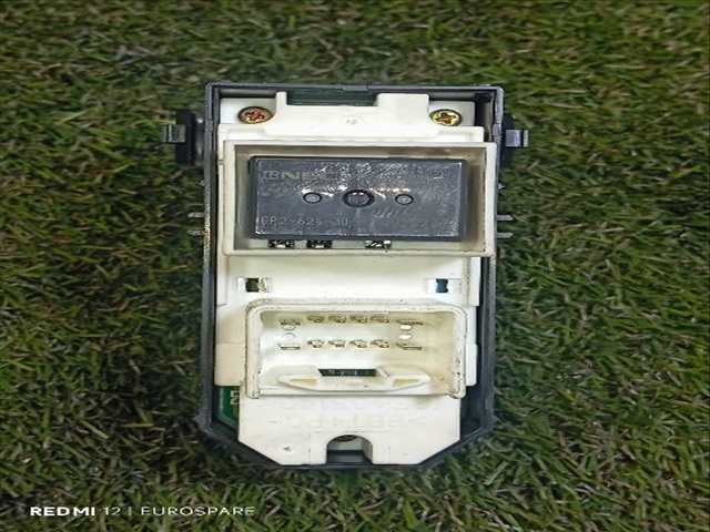 Foto 2ª: Botonera Elevalunas Lexus LX 4.7 G 470 V8 (2002)