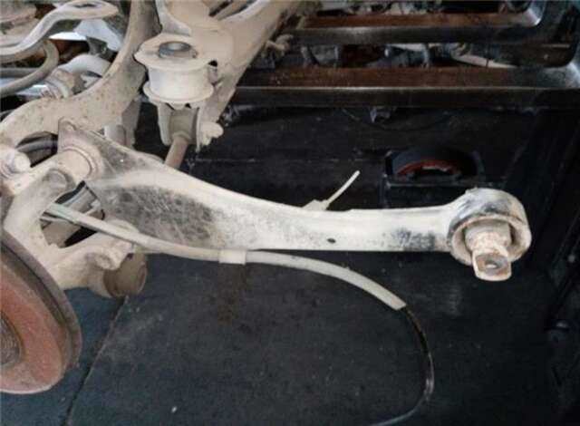 Foto 3ª: Brazo Suspension Trasero Izquierdo Toyota Auris 2.0 ACTIVE [2.0 LTR. - 93 KW D-4D CAT] [1ADFTV]