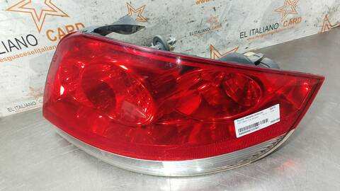 Foto 2ª: Piloto Trasero Derecho Fiat Linea DYNAMIC 78CV 57KW [350A1000] (2009)