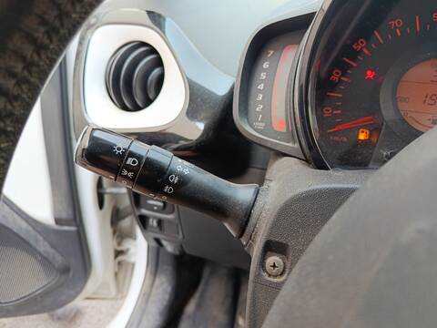 Foto 2ª: Mando Multifuncion Toyota Aygo 1KR (2015)