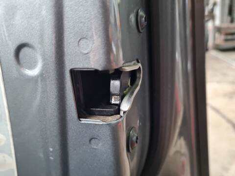Cerradura Puerta Delantera Derecha Chevrolet Cruze LT 150CV 110KW