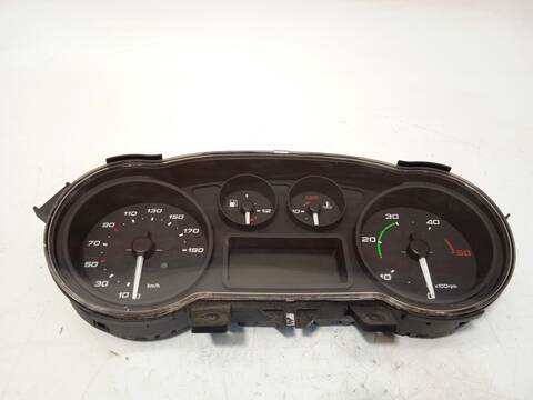 Foto 3ª: Cuadro de Instrumentos Iveco Daily 33S15 35S15 35C15 146CV 107KW [F1AFL411C] (2015)