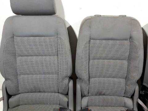 Foto 3ª: Asientos Traseros Volkswagen Touran HIGHLINE 140CV 103KW [BKD] (2005)