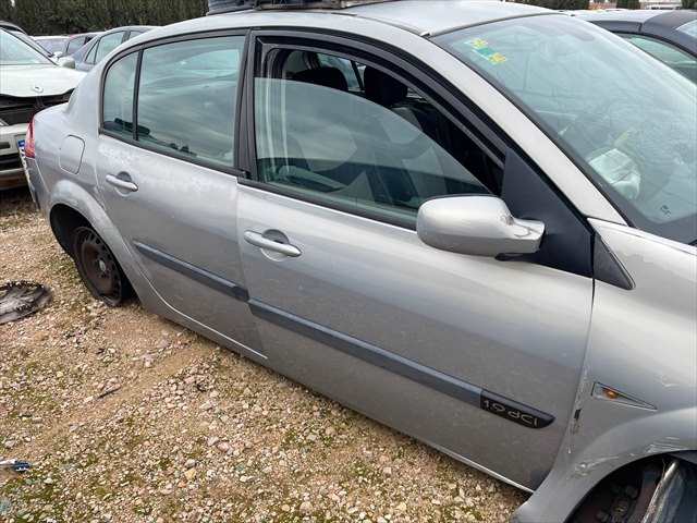 Foto 2ª: Puerta Trasera Derecha Renault Megane 1.9 DCI 120cv [F9QB8] (2004)