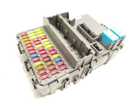 Caja Reles Fusibles Honda Crv 2.0 E-CVT HYBRID AWD RT6) 145CV 107KW V RW_ RT_)