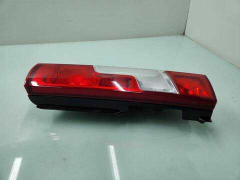 Foto 4ª: Piloto Trasero Derecho Peugeot Boxer 333 L2H1 PRO BLUEHDI 120 START STOP 120CV 88KW FURGON [4H03] (2022)