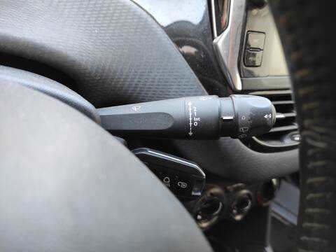 Mando Multifuncion Peugeot 208 YH01