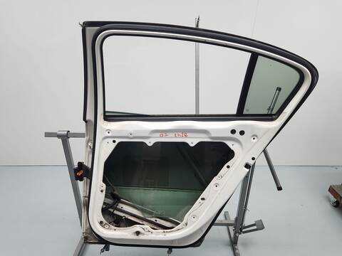 Foto 3ª: Puerta Trasera Derecha Volkswagen Passat HIGHLINE BLUEMOTION 140CV 103KW [CFFB] (2012)