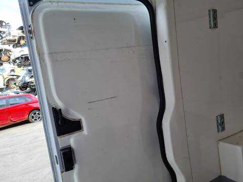 Foto 2ª: Puerta Lateral Corredera Derecha Peugeot Boxer 333 L2H1 PRO BLUEHDI 120 START STOP 120CV 88KW FURGON [4H03] (2022)