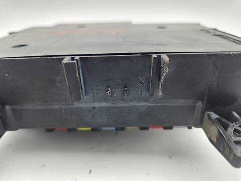 Foto 4ª: Caja Reles Fusibles Mitsubishi Outlander 2.2 DI-D KAITEKI PLUS 156CV 115KW [4HN] (2009)