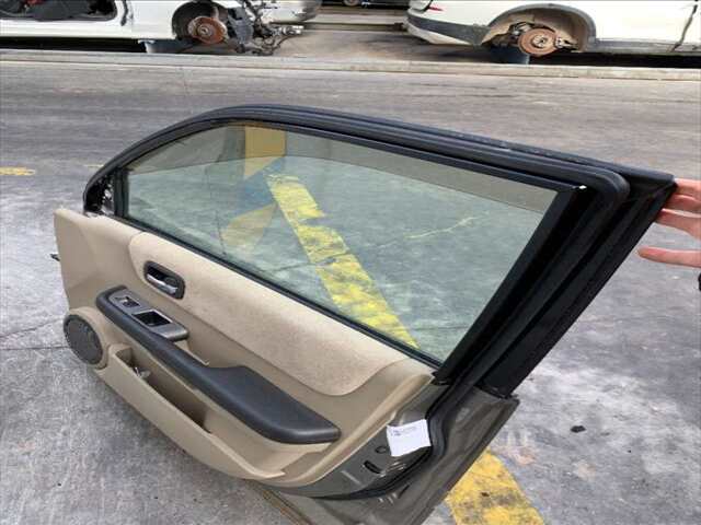 Foto 2ª: Puerta Delantera Derecha Nissan X-Trail 2.5 GASOLINA 166CV 0CV T30 DESDE 06/2001 HASTA 01/2013 [QR25DE] (2003)