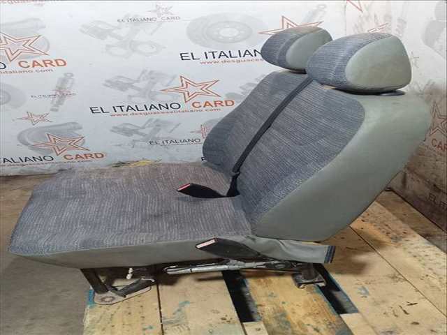 Foto 4ª: Asiento Delantero Derecho Renault Trafic 6 - PLAZAS ACRISTALADO PARCIAL COMBI CORTO 90CV 66KW [M9R780] (2010)