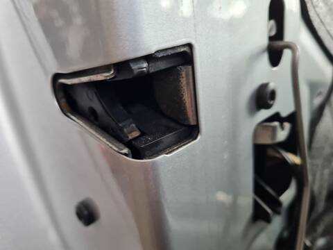 Cerradura Puerta Delantera Izquierda Bmw X3 2.0D 177CV 130KW