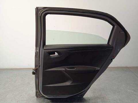 Foto 4ª: Puerta Trasera Derecha Citroen C Elysee SHINE 102CV 75KW [YH01] (2019)